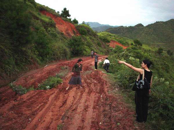 photo of China, Guizhou province, rough roads of red earth