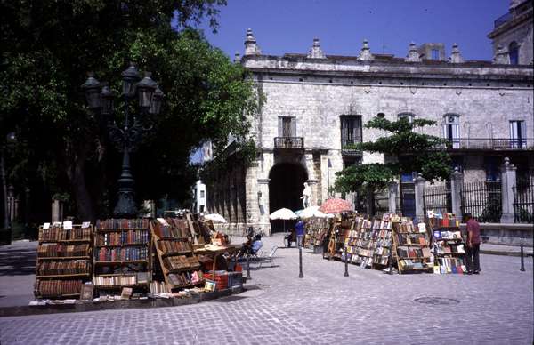 photo of Cuba, second hand book market on Plaza de Armas in central Havana