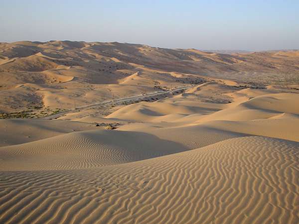 photo of United Arab Emirates, road through the sand dunes of Liwa oasis