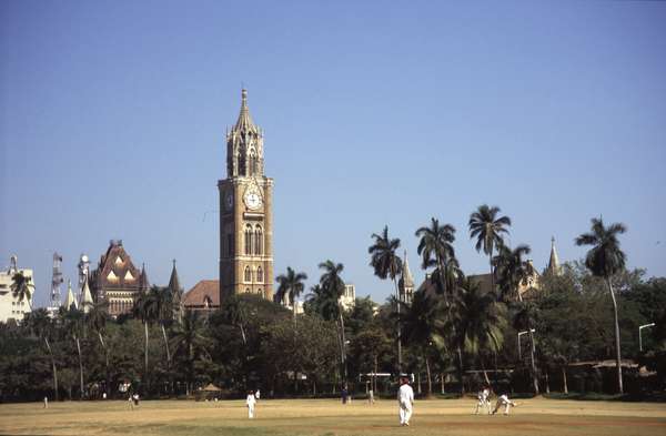 photo of India, playing cricket in central Bombay (Mumbai)