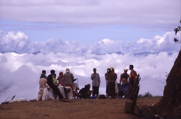 photo of Laos, around Phongsaly (Phongsali), Laotian people above the clouds