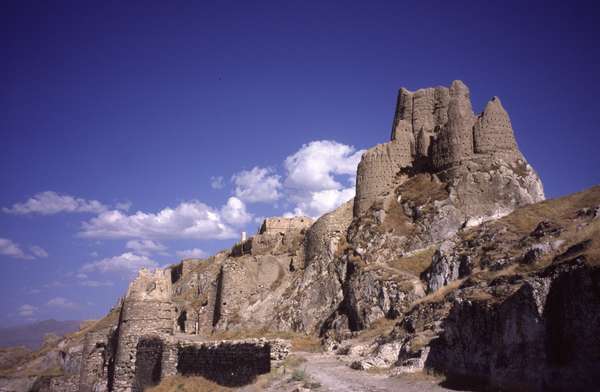 photo of Turkey, Van, Hosap Castle, a 17th century castle built by a local Kurdish strongman atop a rocky outcrop