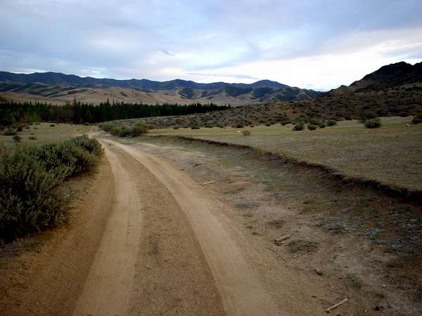 photo of Tuva, South of Kyzyl, around Erzin, dirt track road around Naryn