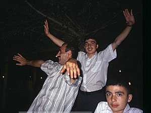 photo of Azerbaijan Azerbeidjan Azeri op een huwelijksfeest in Sheki