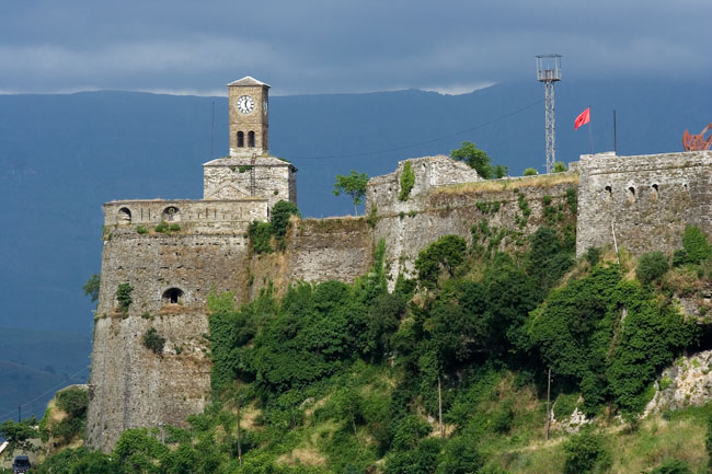 Albania photo: Gjirokastra (Gjirokaster), Citadel fortress castle, clock-tower, terrace, walls and fortifications. 