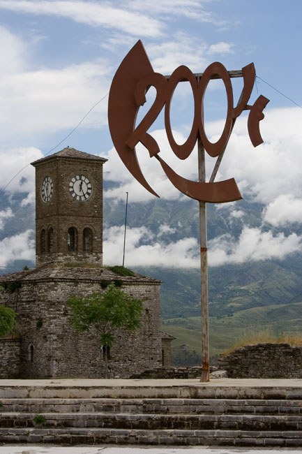 Albania photo: Gjirokastra (Gjirokaster), Citadel fortress castle, clock-tower, terrace, walls and fortifications. 